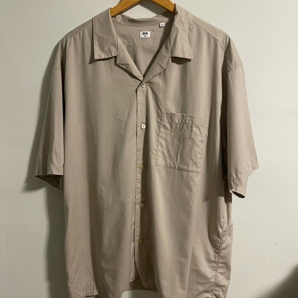 Uniqlo Other - Uniqlo XXL Tan Crewneck Tee